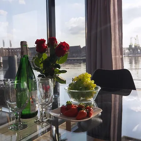 Hausboot - Na Wodzie - Houseboat Porta Mare - Odradream Apartment Szczecin