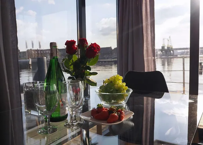 Hausboot - Na Wodzie - Houseboat Porta Mare - Odradream Apartment Szczecin